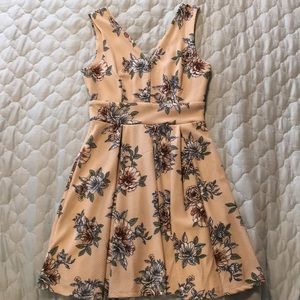 Beautiful floral/creme dress!